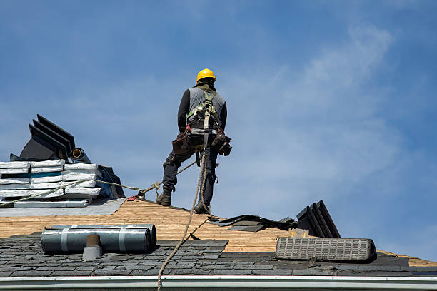Professional Metal Roofing technician working in Harveysburg, OH